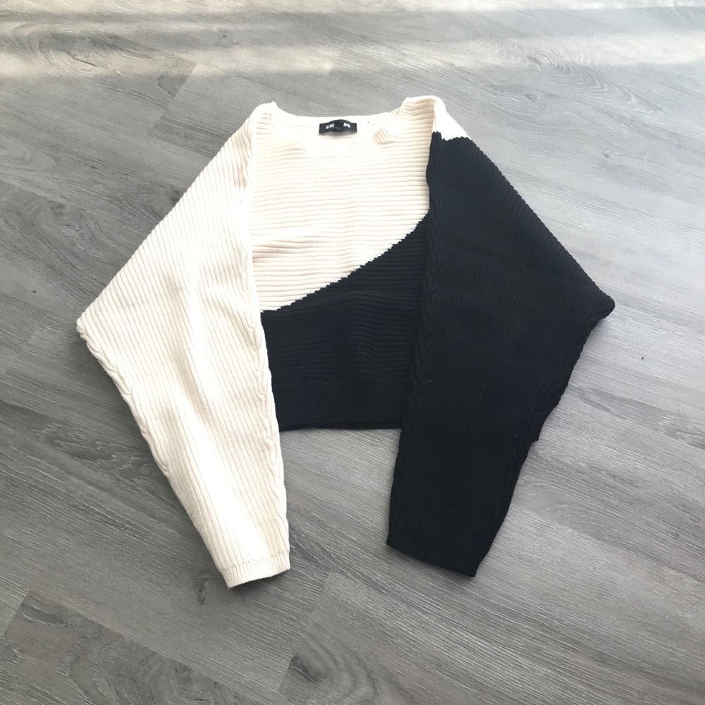 🖤Express Sweater🤍